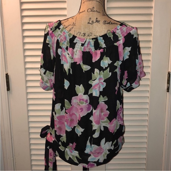 Agora Tie Waist Floral Tops Bundle of 2 - Picture 11 of 16